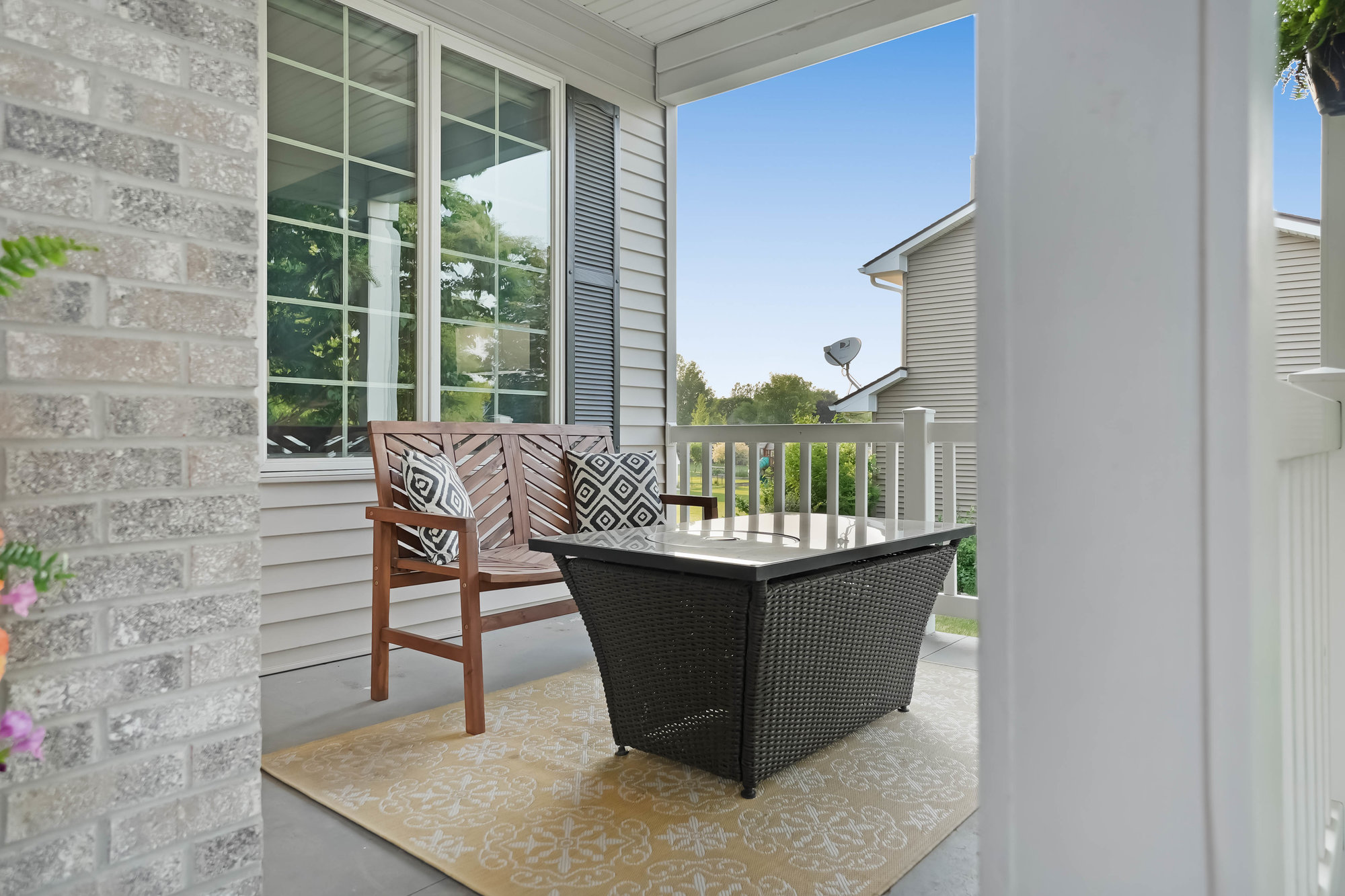 Looking for the perfect home for entertaining? 4129 Tiffany Lane is THE home for you!